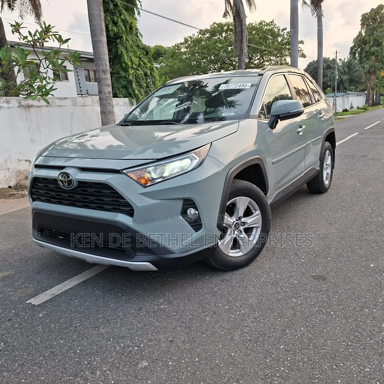 Toyota RAV4 2021 Green