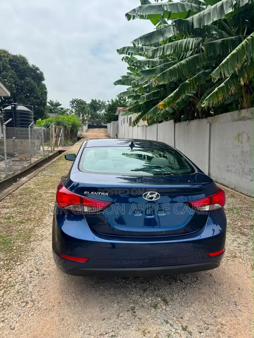 Hyundai Elantra SE Sedan FWD (1.8L 4cyl 6M) 2016 Blue
