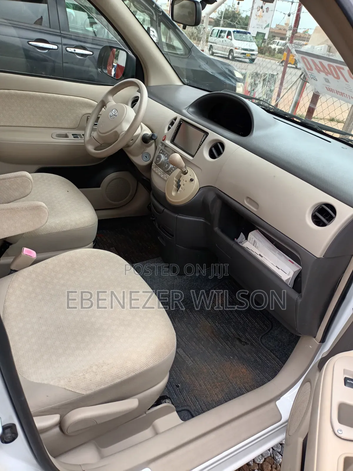 Toyota Sienta 2012 White