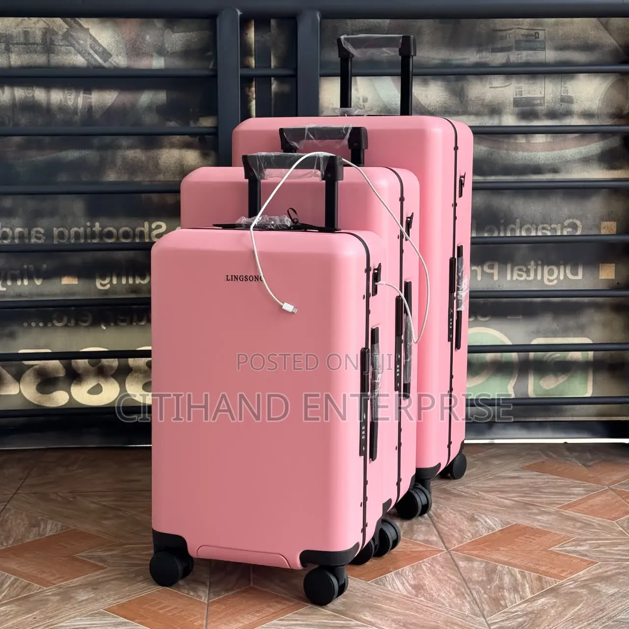 Quality Travelling /Luggage Bag - Beautiful Travelling Memories