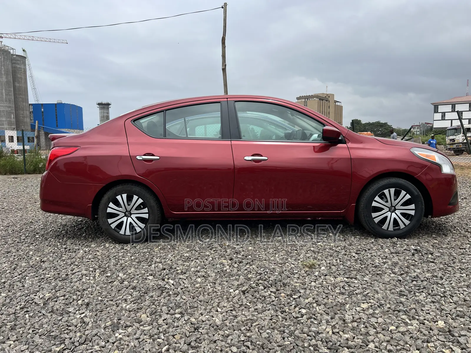 Nissan Versa 1.6 SV 2017 Red