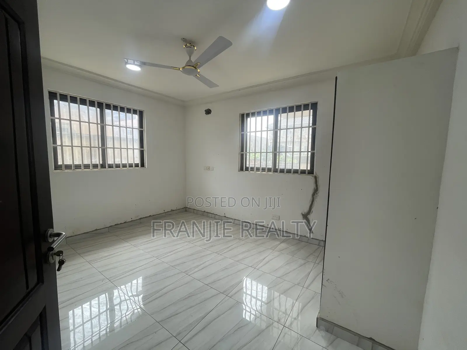 3bdrm Apartment in Franjie Realty, West Hills Mall Area for rent
