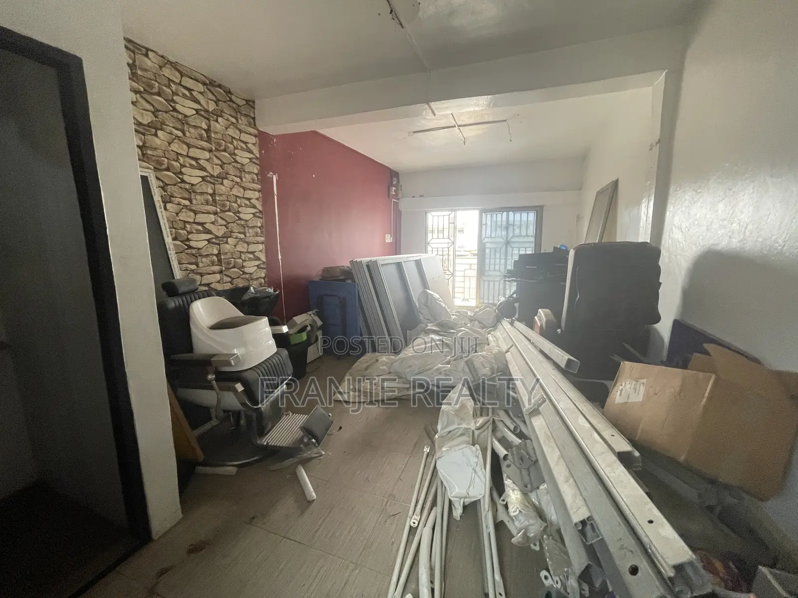 Store for Rent at Lapaz