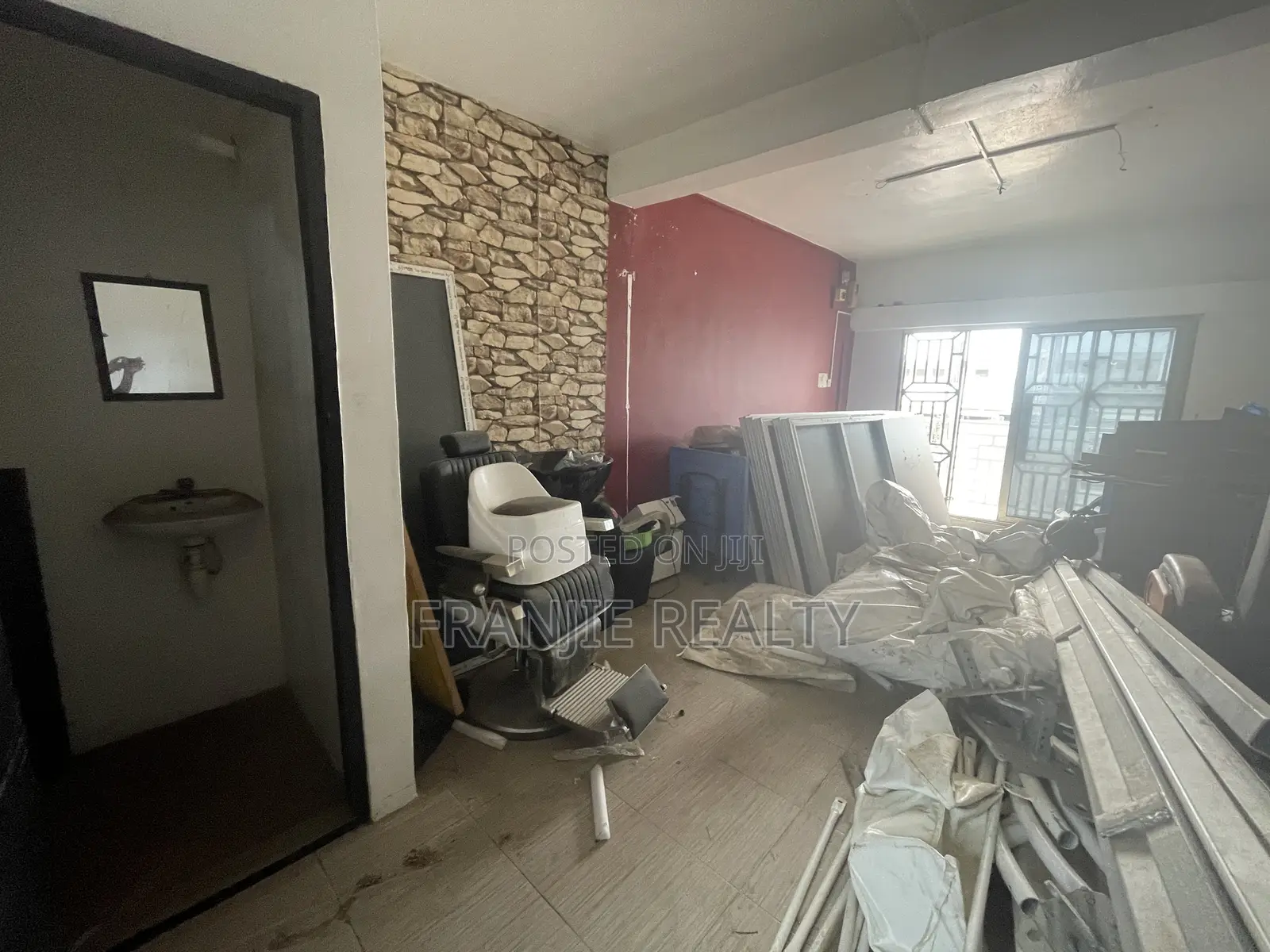 Store for Rent at Lapaz