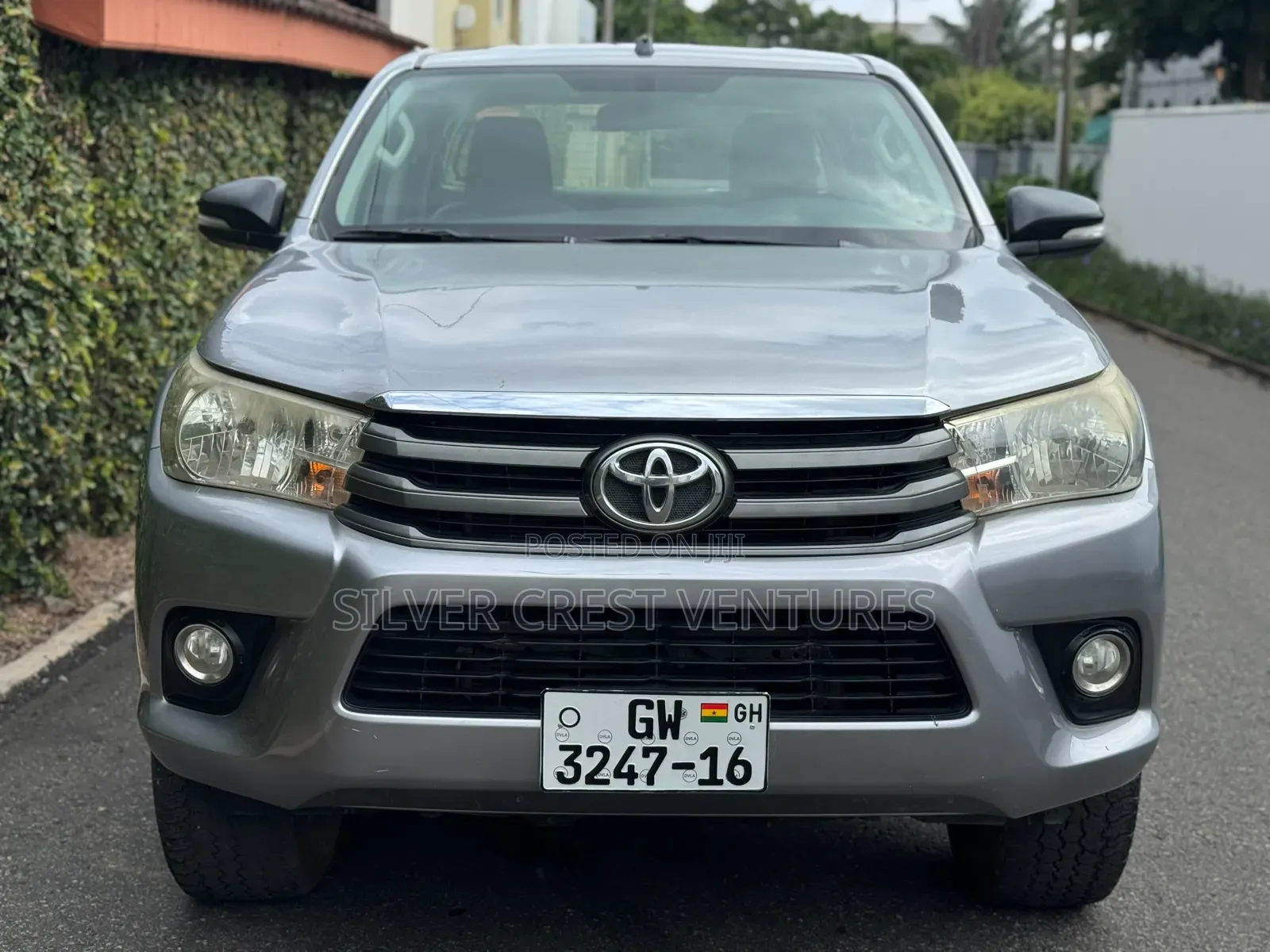 Toyota Hilux 2016 Gray