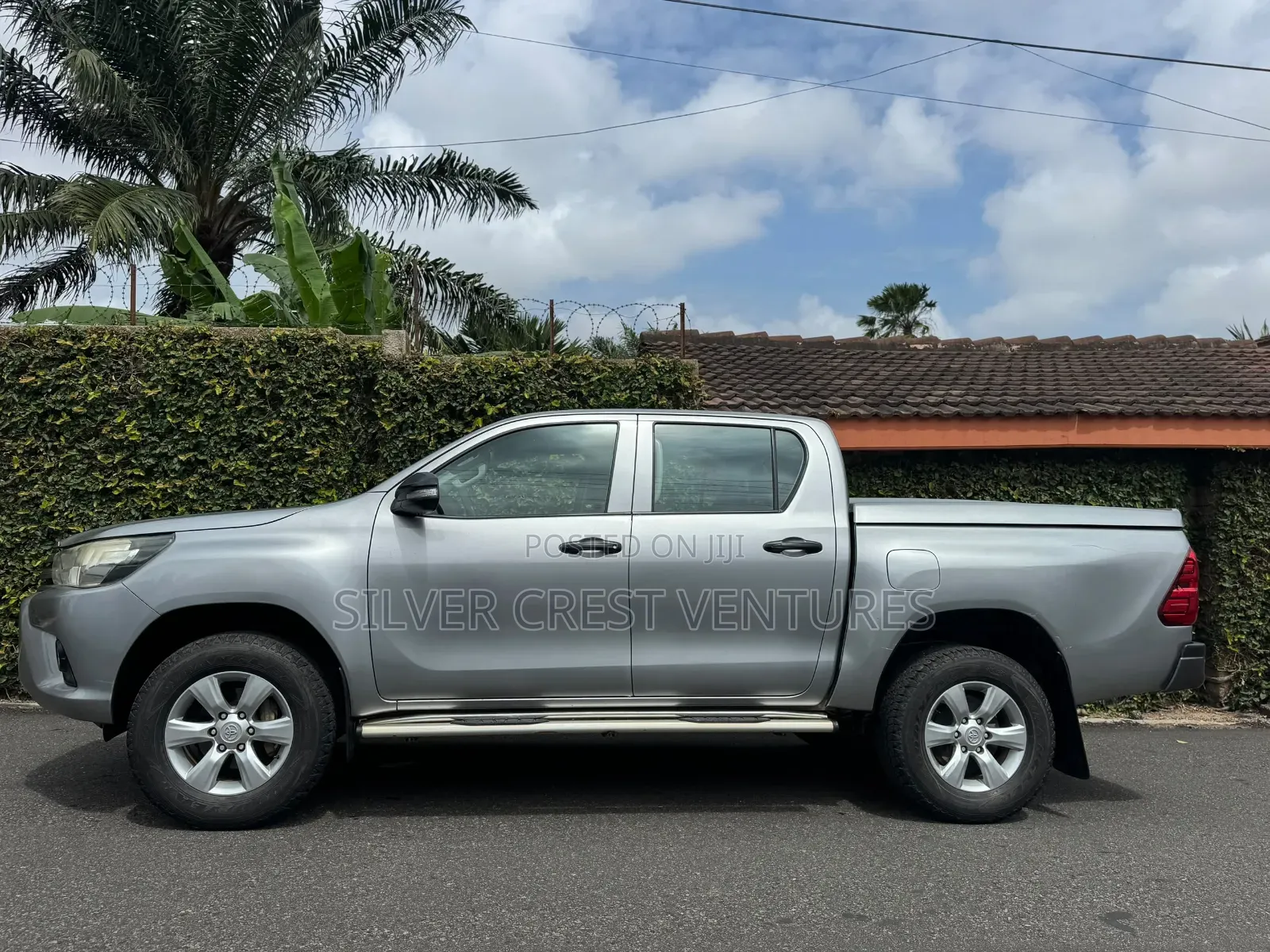 Toyota Hilux 2016 Gray