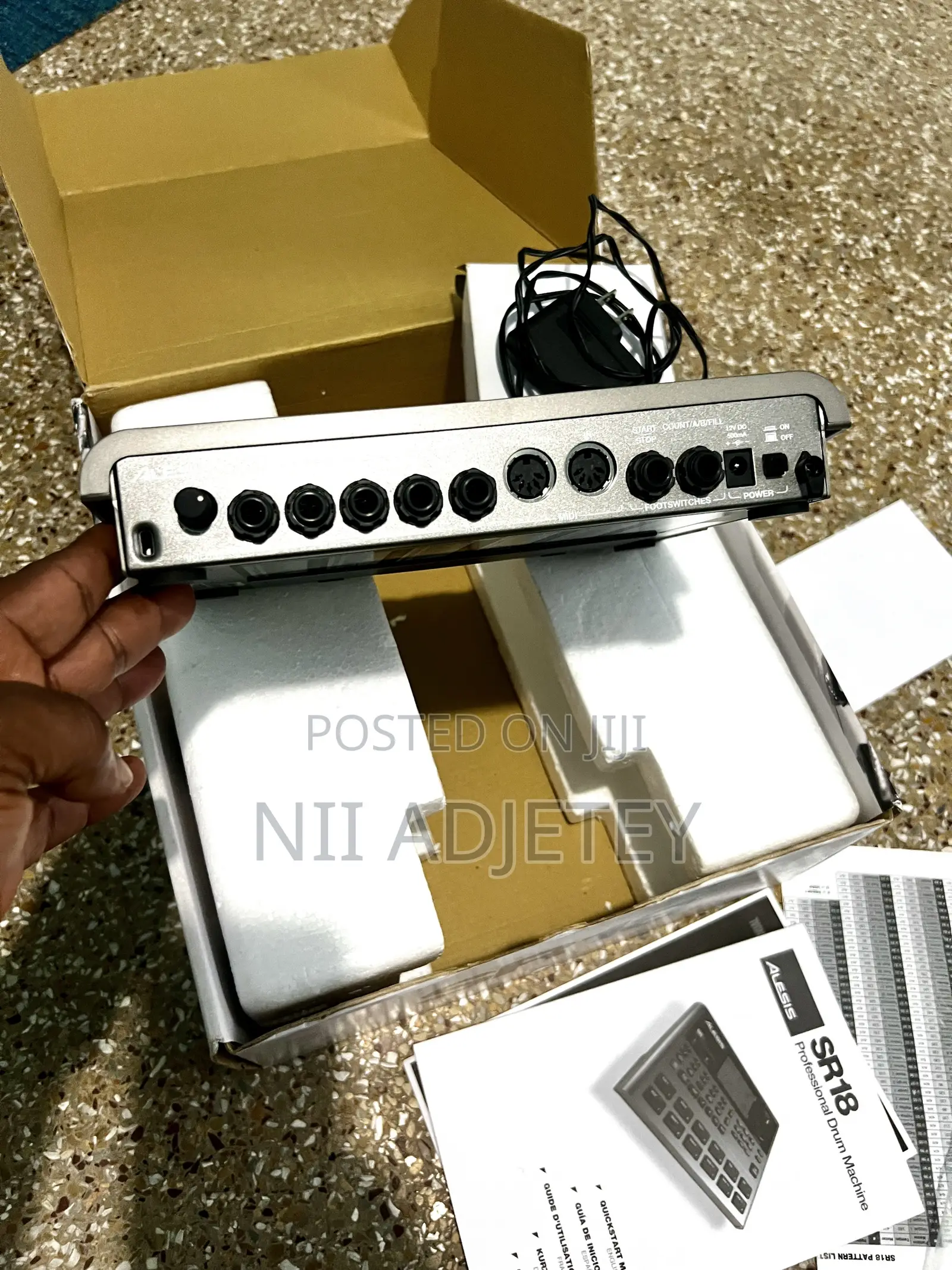 Alesis Sr18 High-Definition Drum Machine