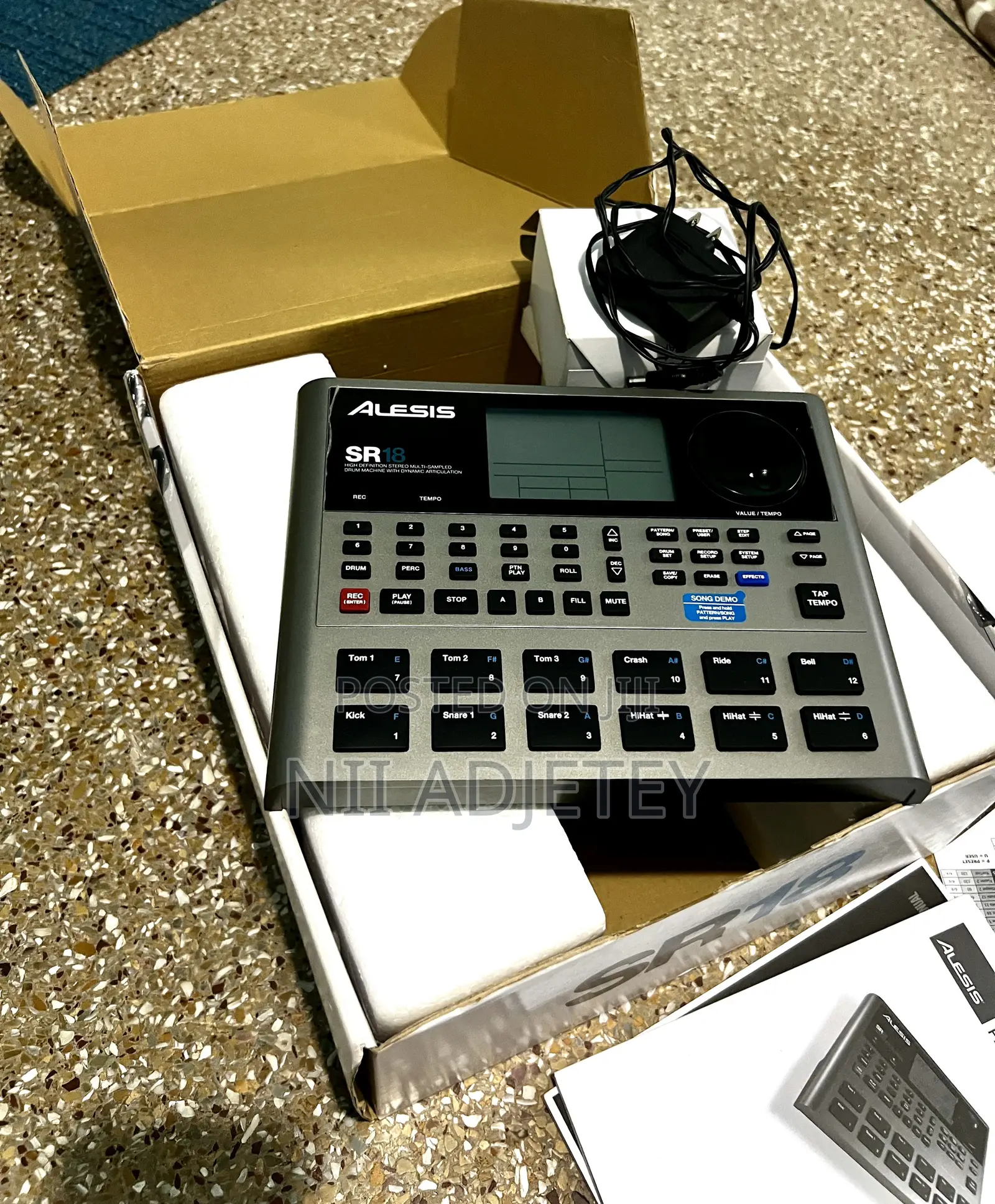 Alesis Sr18 High-Definition Drum Machine