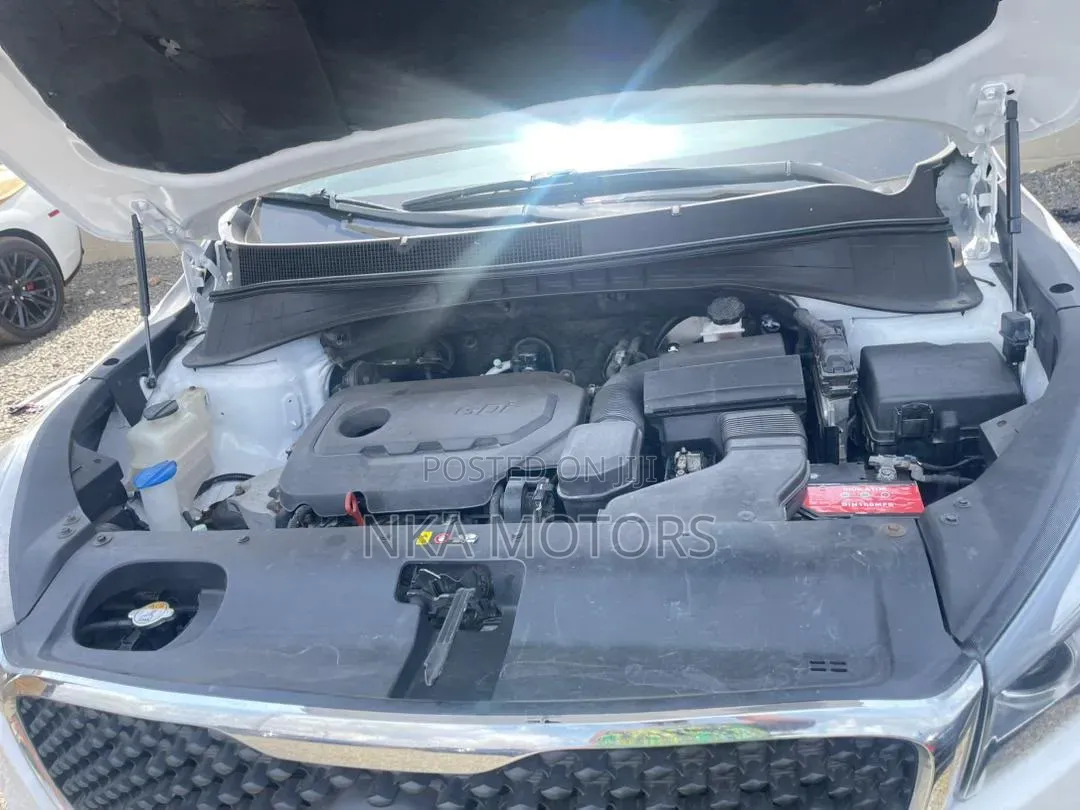 Kia Sorento 4dr SUV 2016 White