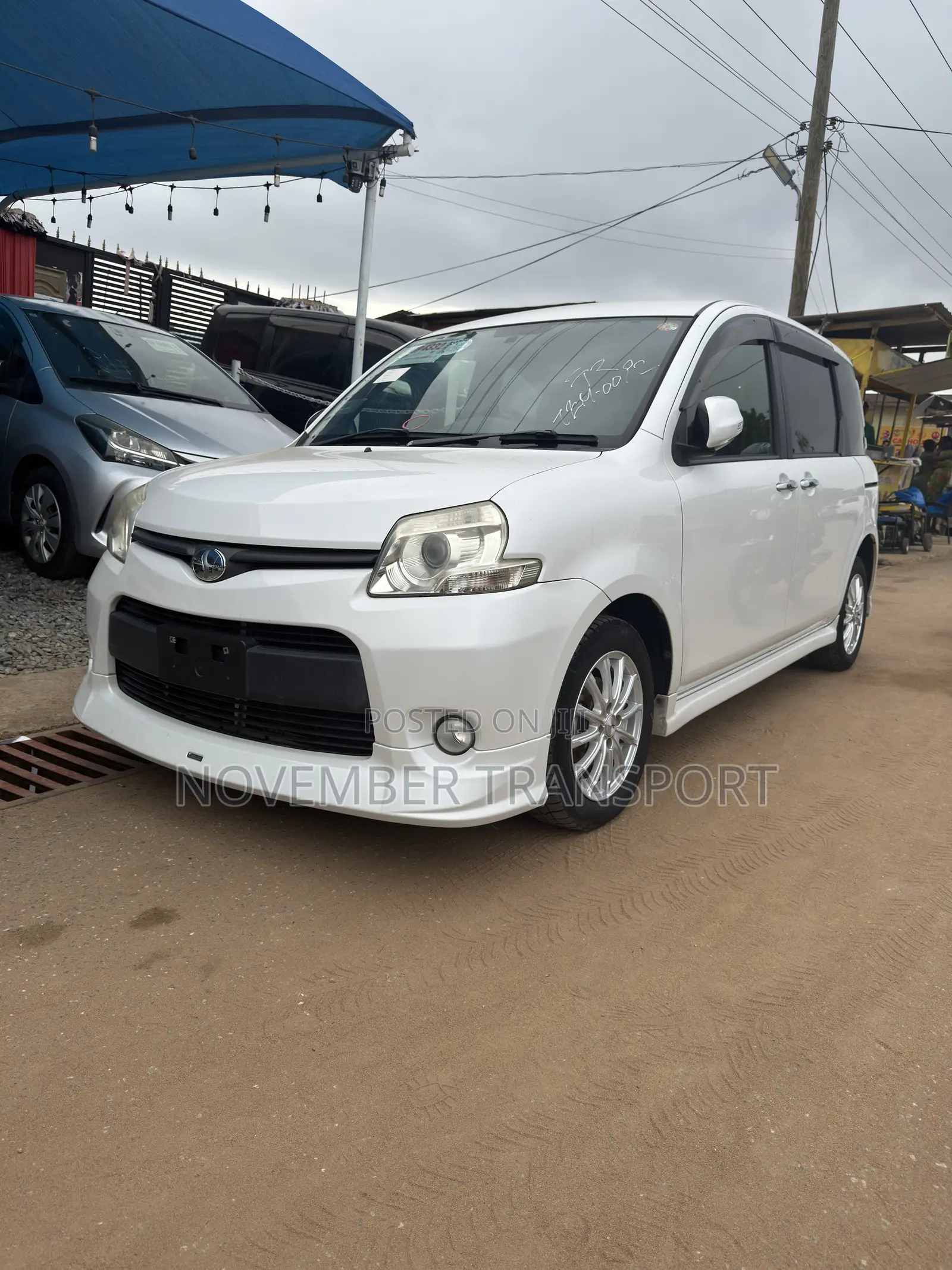 Toyota Sienta 1.5 FWD 2014 White