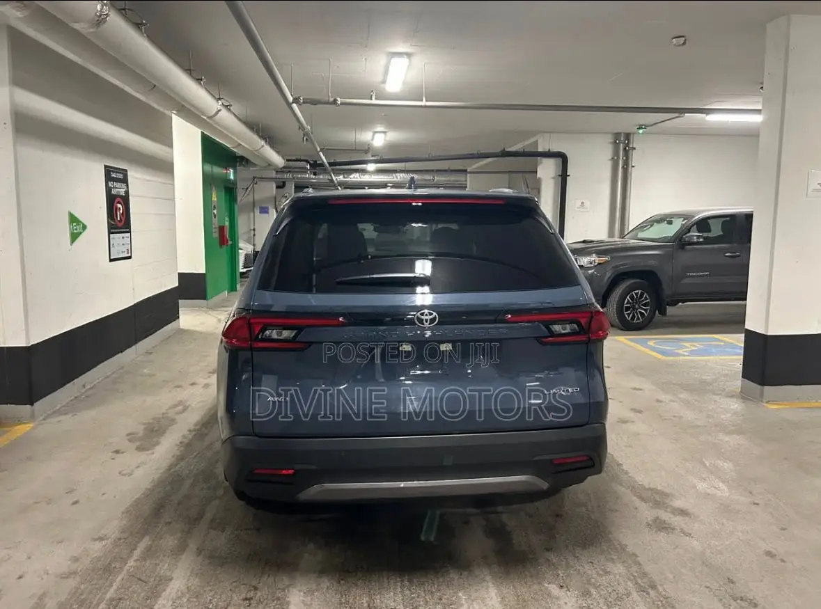 Toyota Highlander Limited 2025