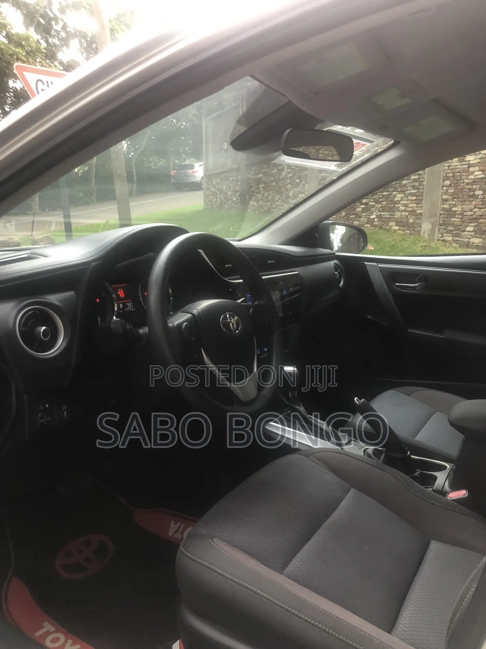 Toyota Corolla LE Eco (1.8L 4cyl 2A) 2018 Silver