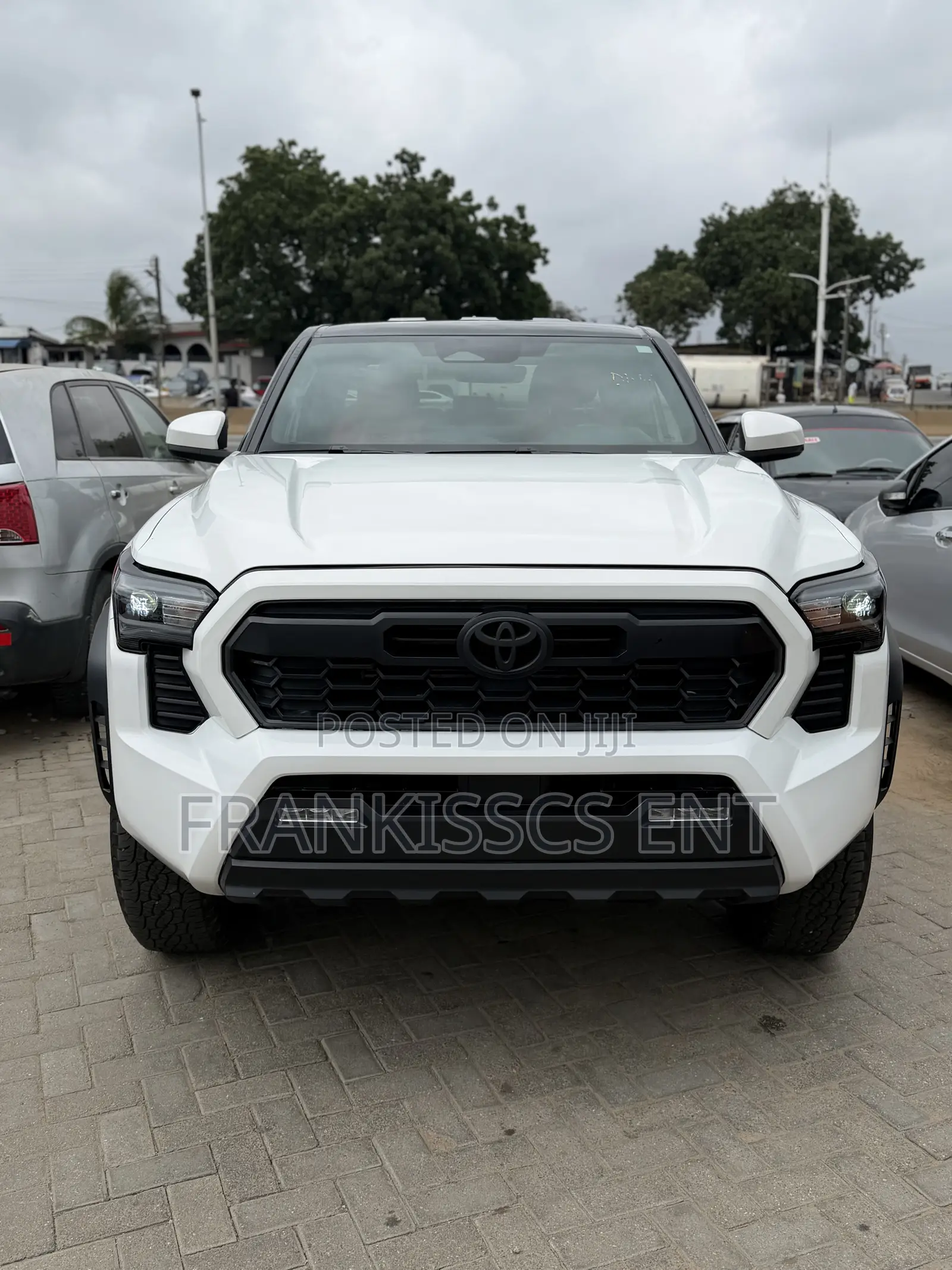 Toyota Tacoma 2024 White