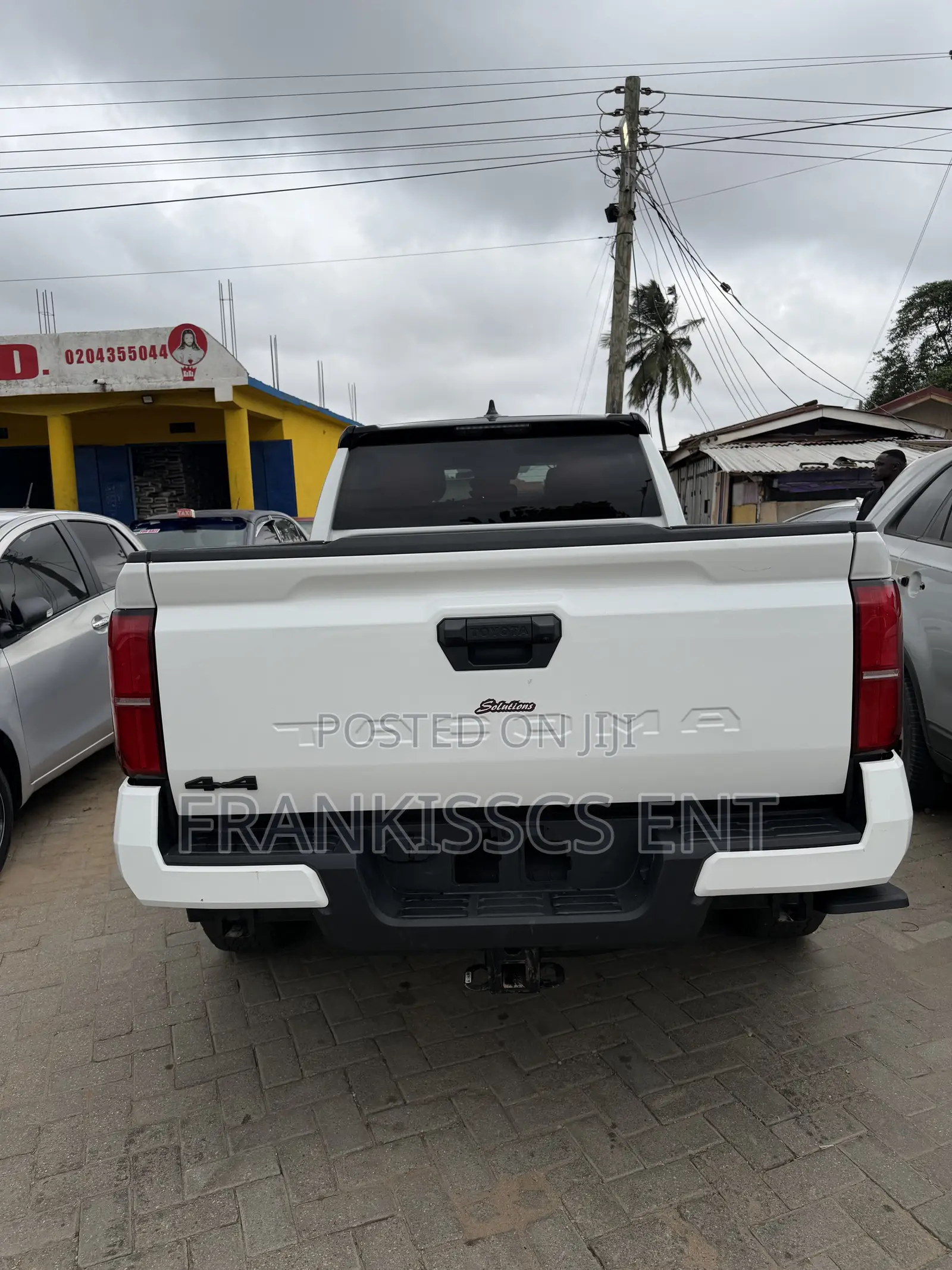 Toyota Tacoma 2024 White
