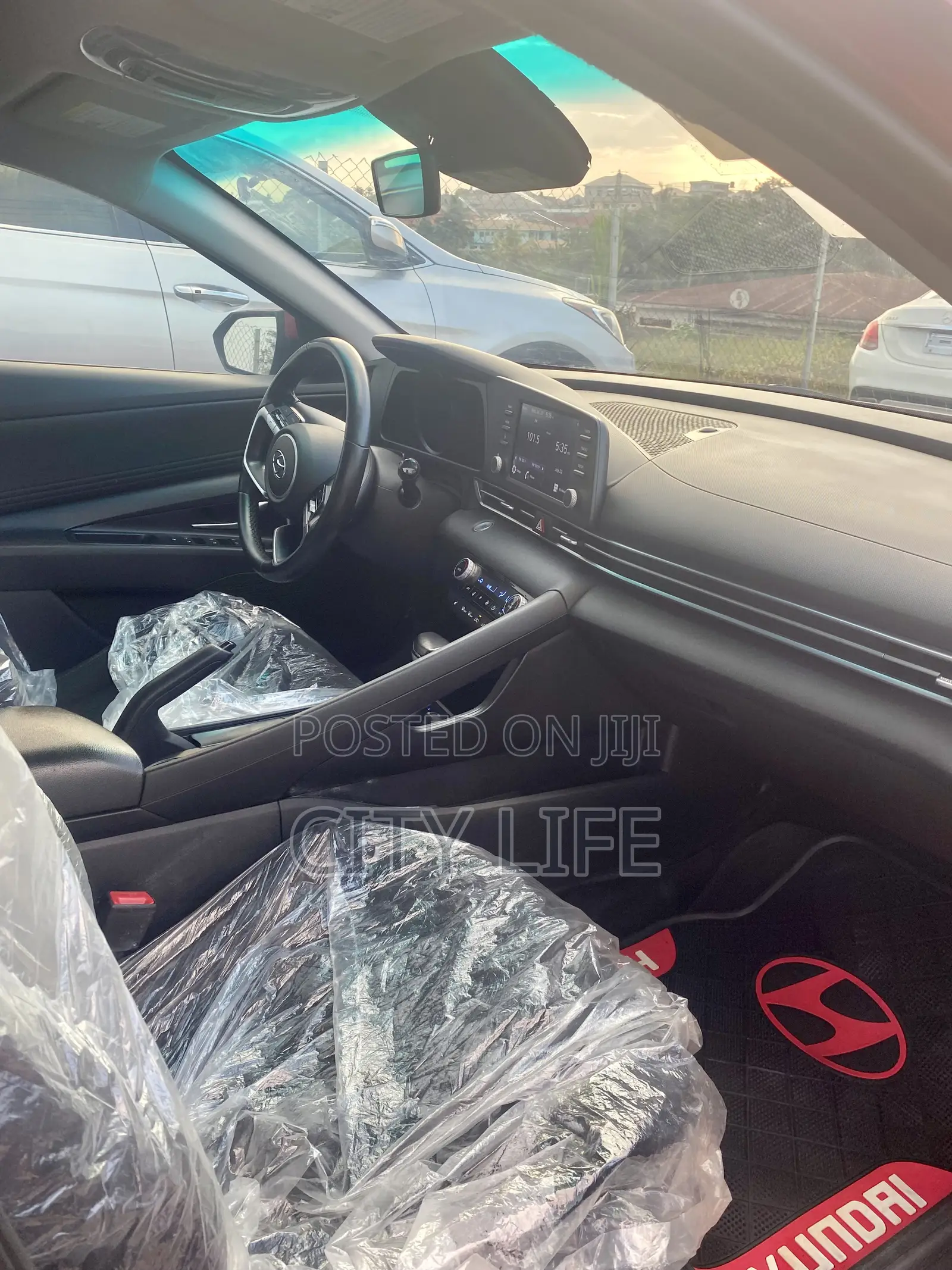 Hyundai Elantra Limited 2021 Red