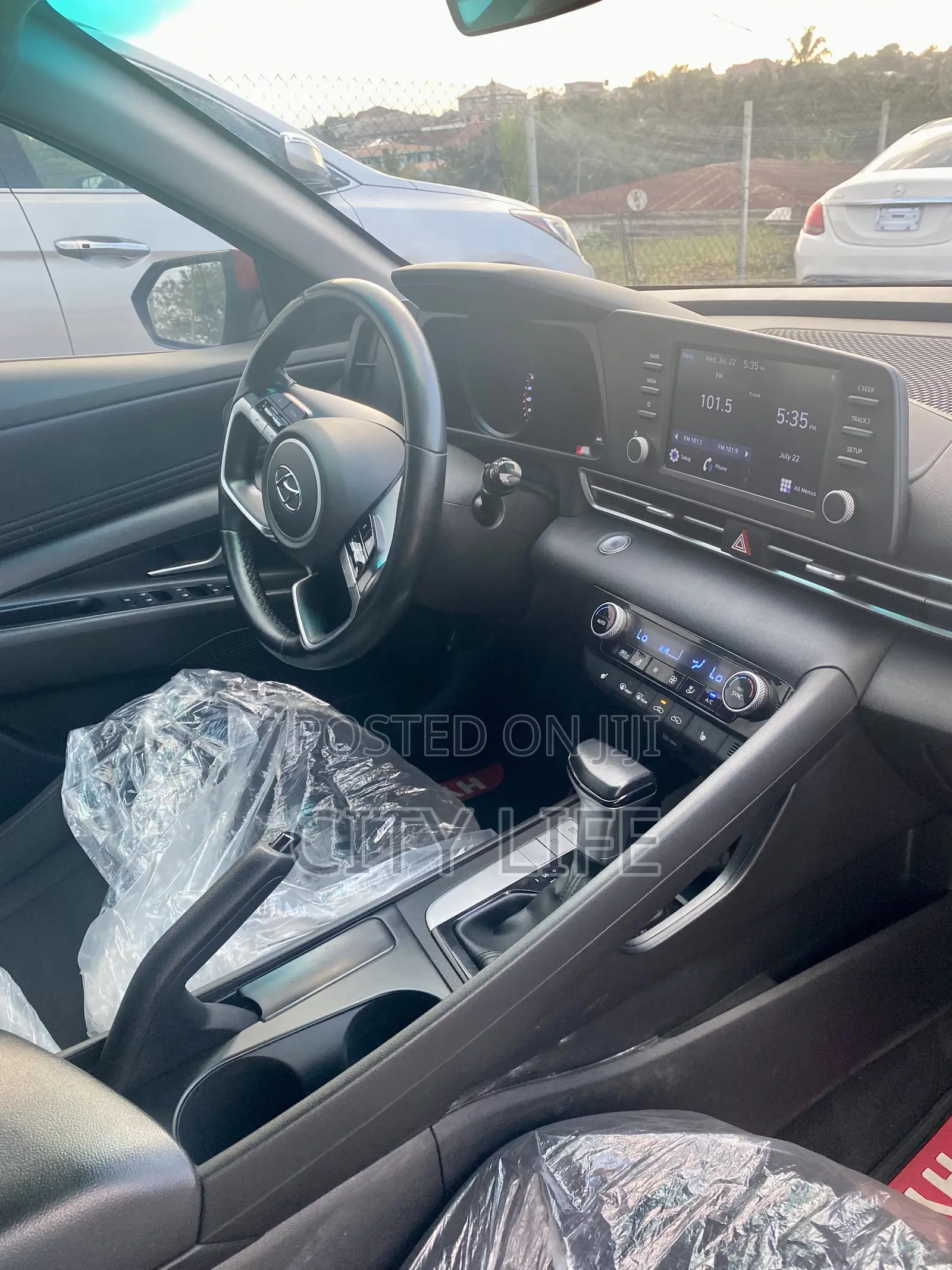 Hyundai Elantra Limited 2021 Red