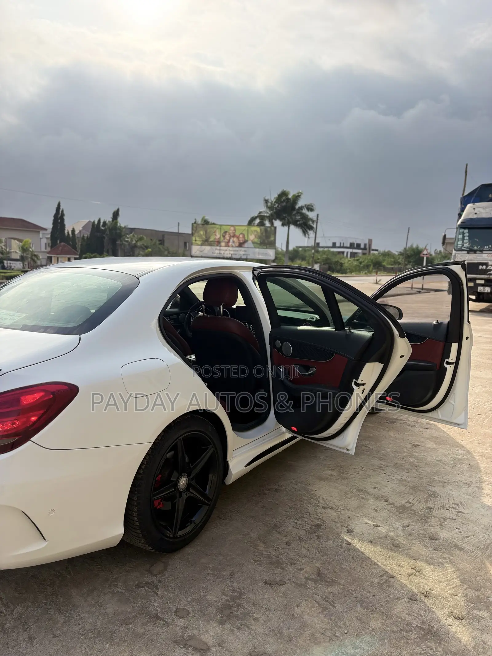 Mercedes-Benz C300 Base 4Matic Sedan AWD (2.0L 4cyl 7A) 2016 White