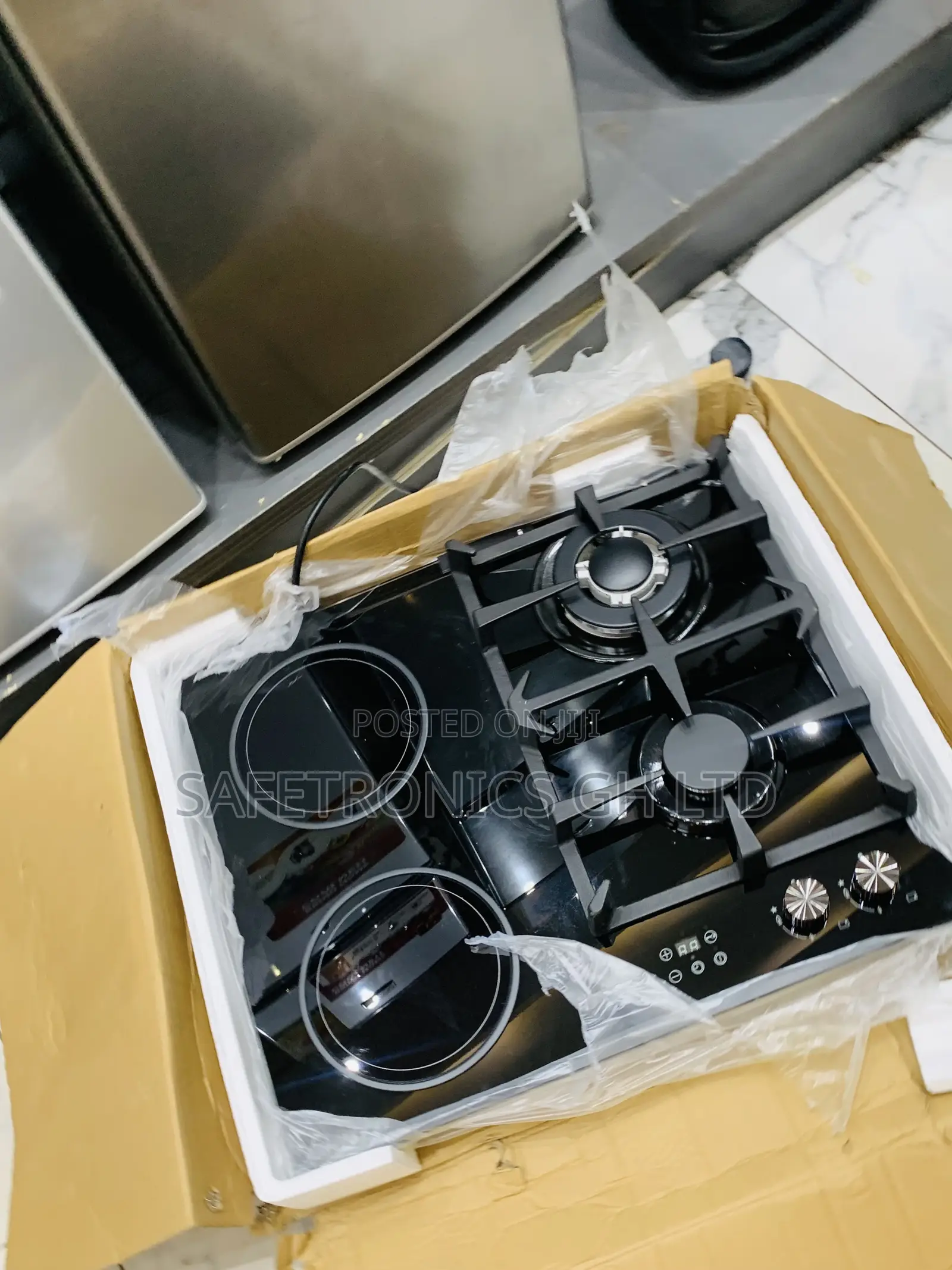 Most Good Kenwood Black Glass 2 Gas Burners and 2 Electric Hot Plates
