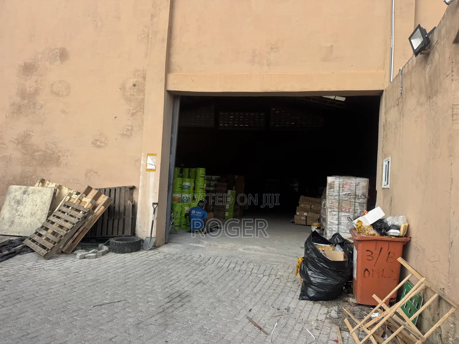 650 SQM With Office Complex for Rent in New Achimota