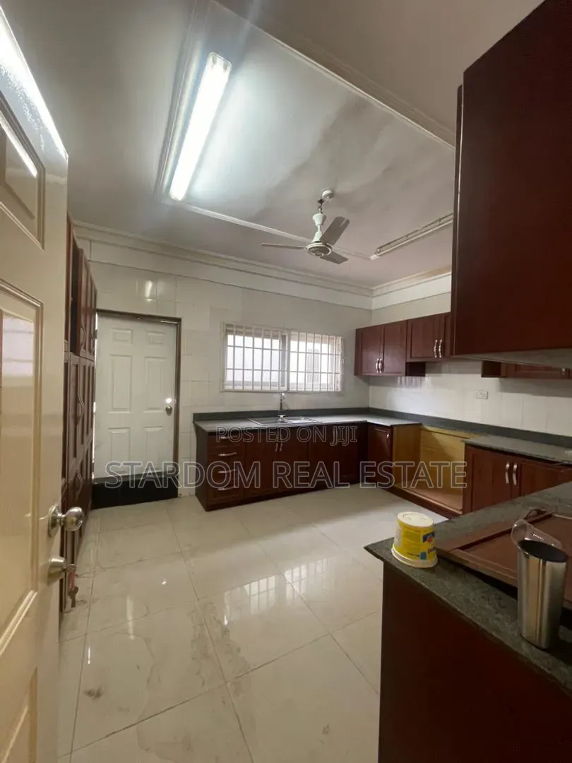 5bdrm Duplex in Adjiringanor, Ability for rent