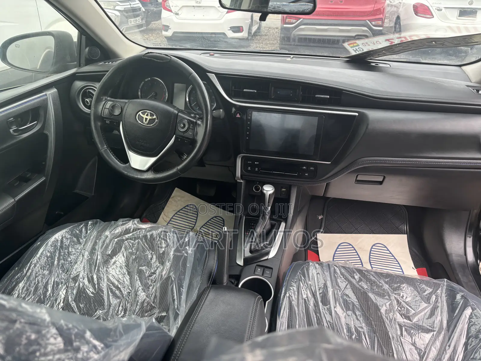 Toyota Corolla SE (1.8L 4cyl 2A) 2018 White