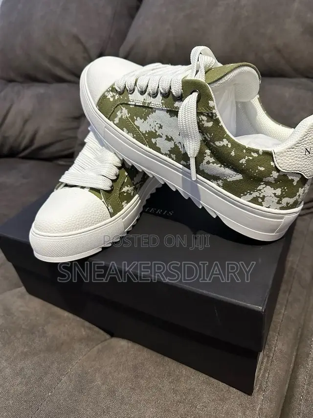 Olive Numeric Lunar Trainer