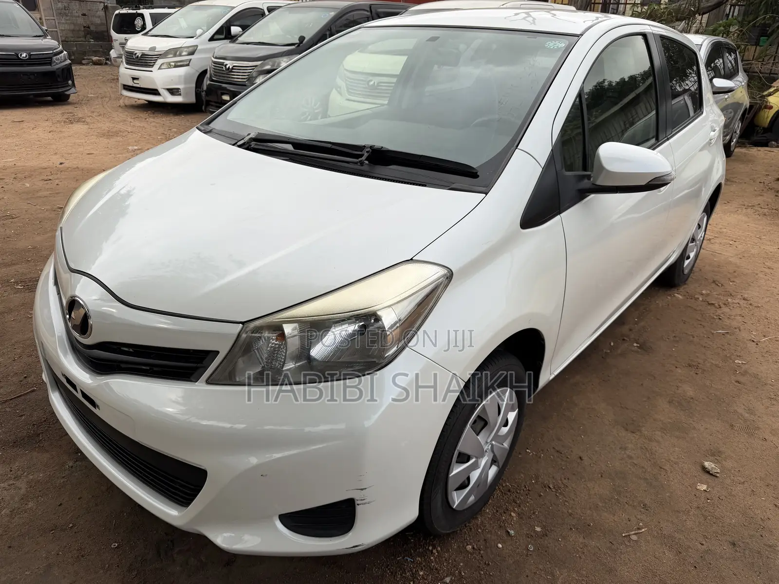 Toyota Vitz 1.3 AWD 5dr 2012 Pearl
