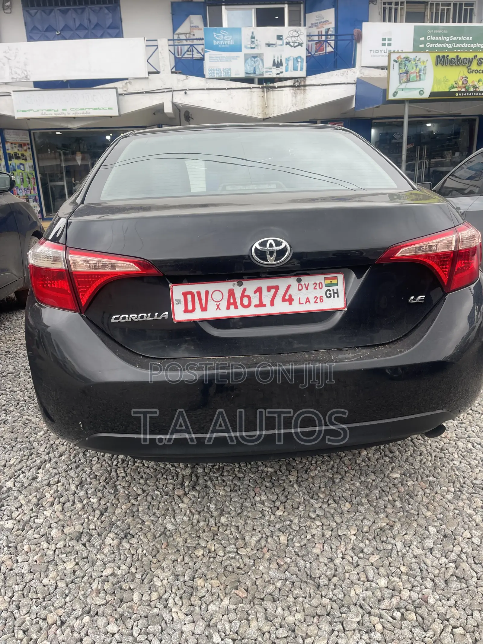 Toyota Corolla LE (1.8L 4cyl 2A) 2018 Black