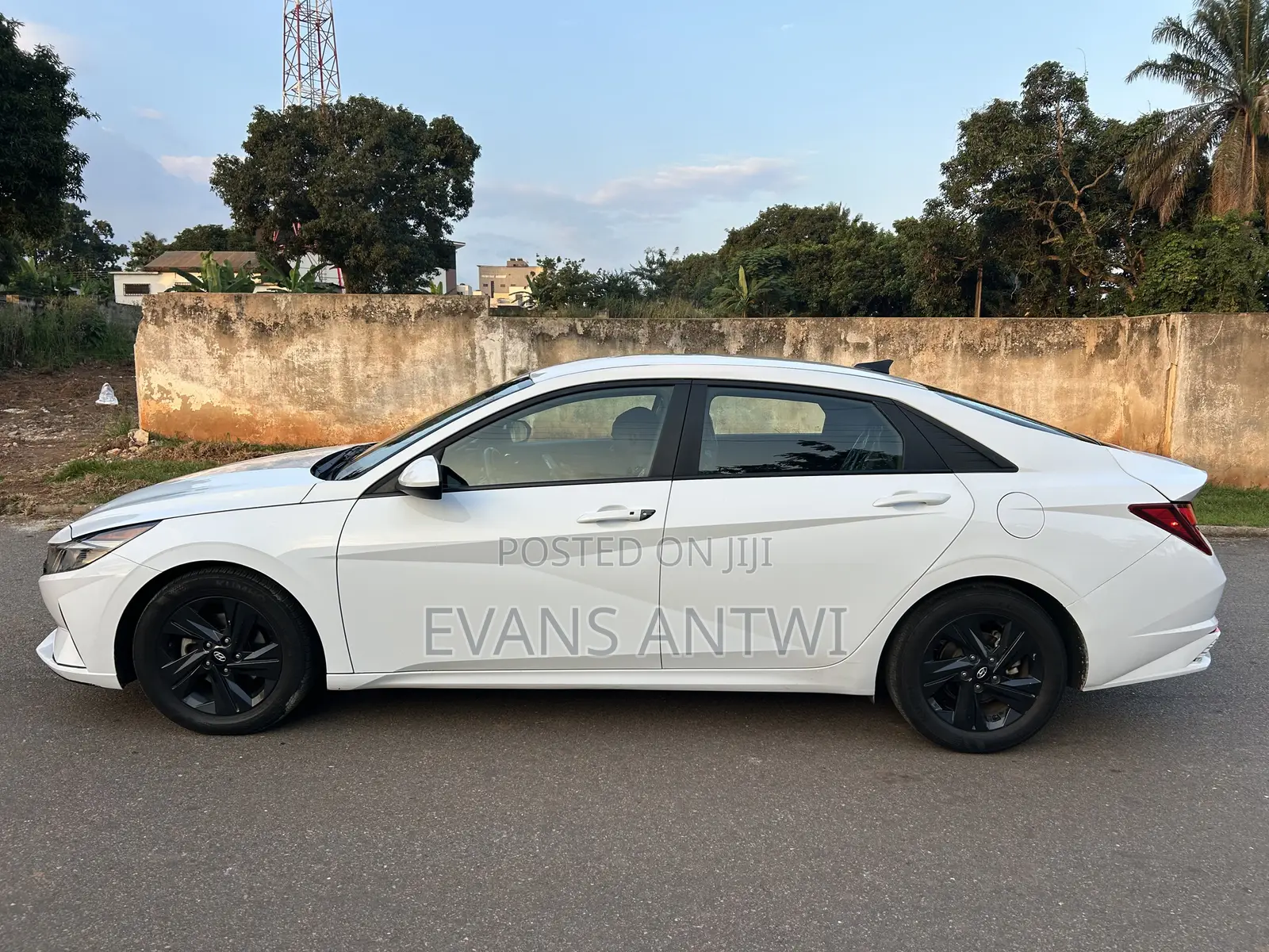 Hyundai Elantra Limited 2022 White