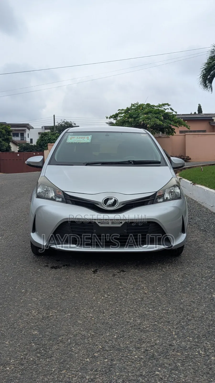 Toyota Vitz 2014 Silver