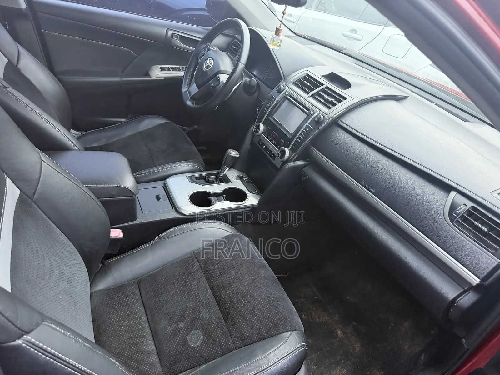 Toyota Camry SE Sport 4dr Sedan w/Prod. End 11/13 (2.5L 4cyl 6A) 2014