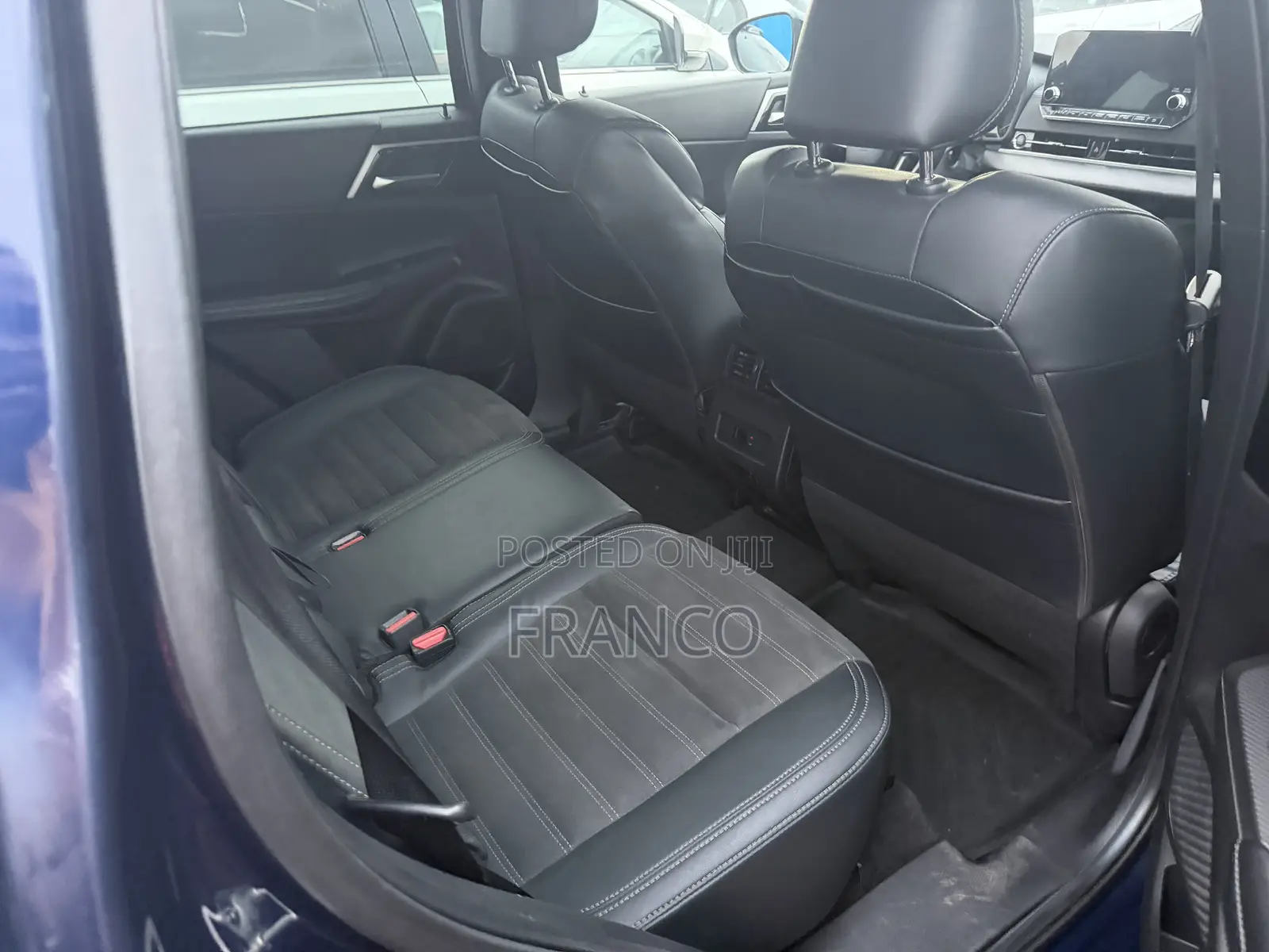 Mitsubishi Outlander SE Launch Edition 2022 Blue