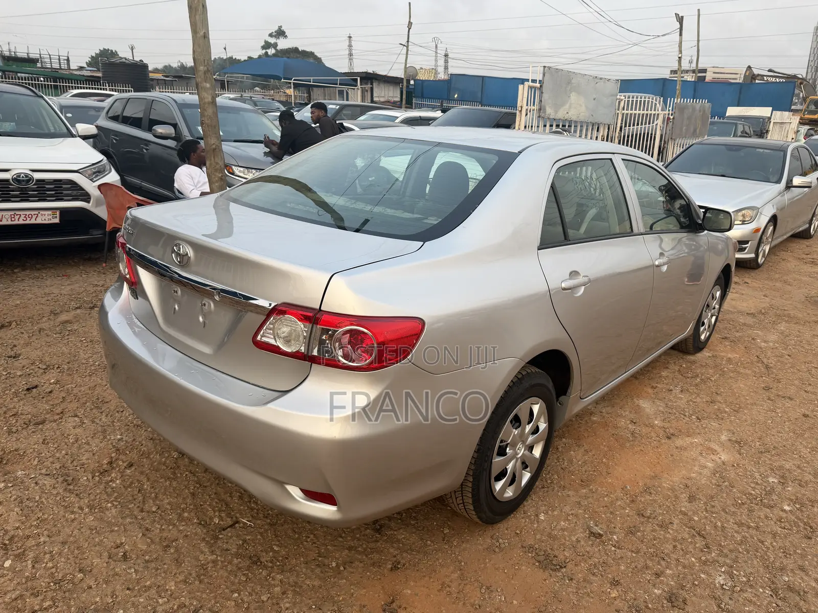 Toyota Corolla LE 4dr Sedan (1.8L 4cyl 4A) 2013 Silver
