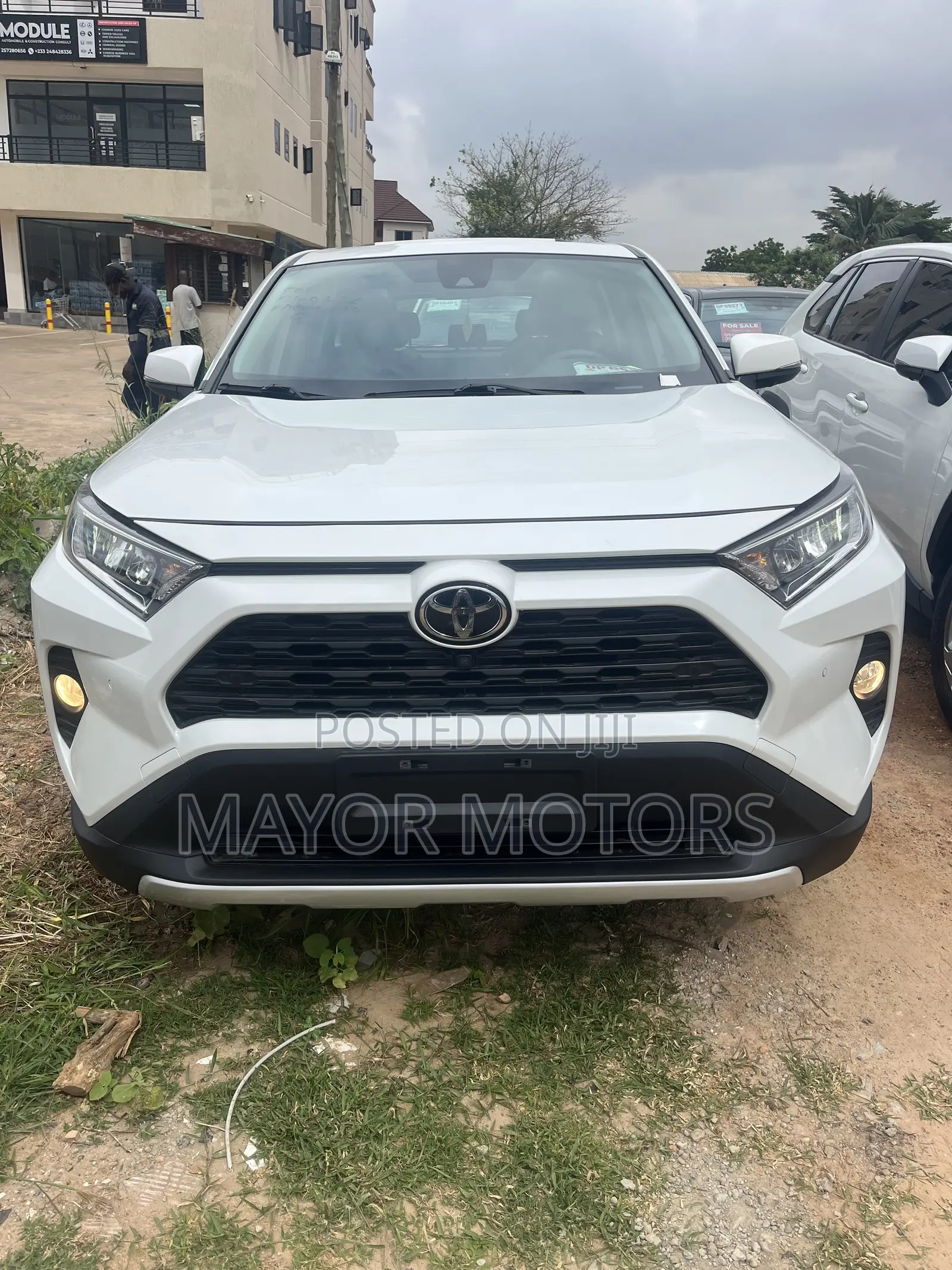 Toyota RAV4 LE FWD 2023 White