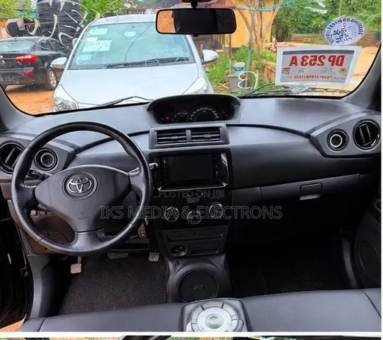 Toyota bB 2015 Black