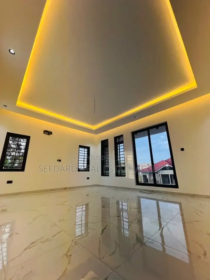 3bdrm Duplex in Sefdard Properties, East Legon for sale