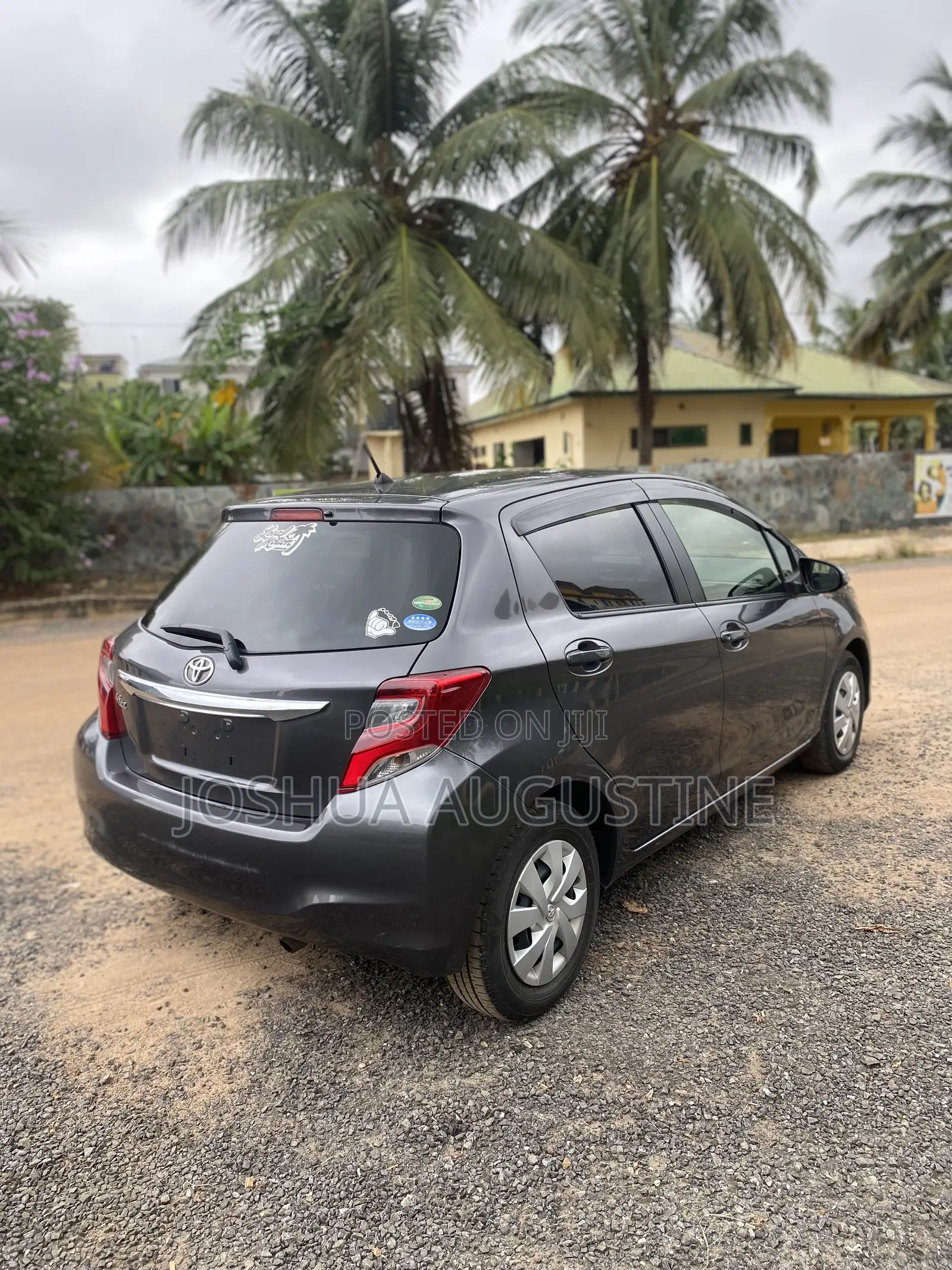 Toyota Vitz 2015 Gray