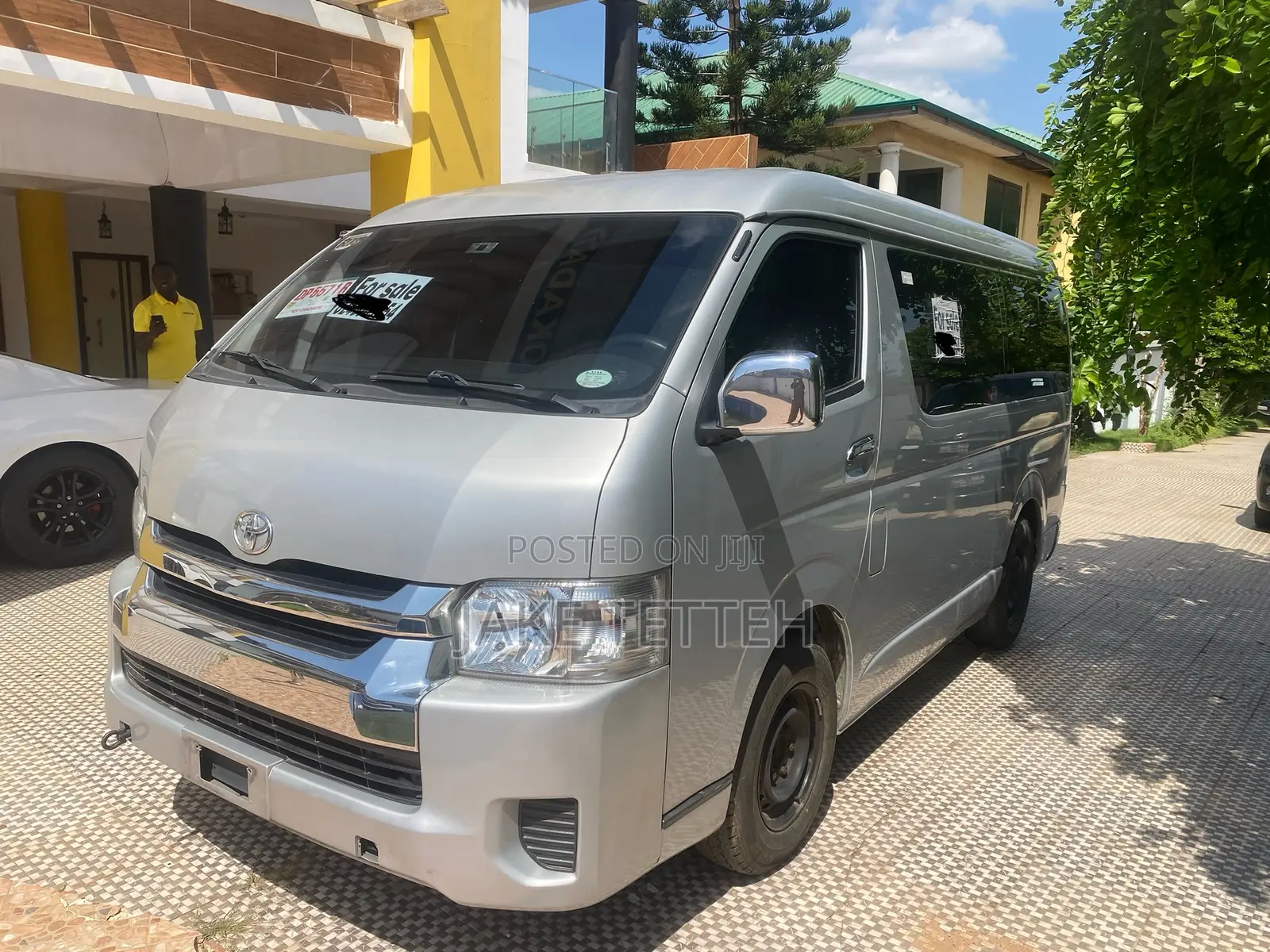Toyota HiAce 2016 Silver