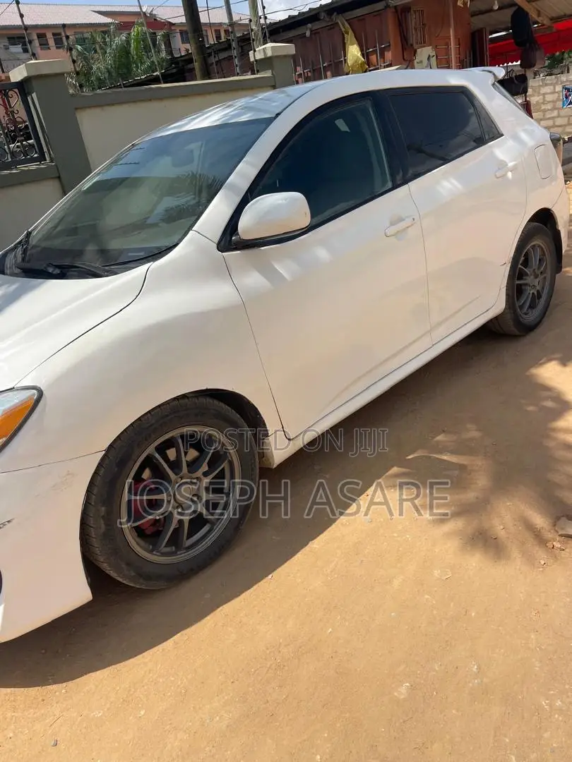 Toyota Matrix 2014 White