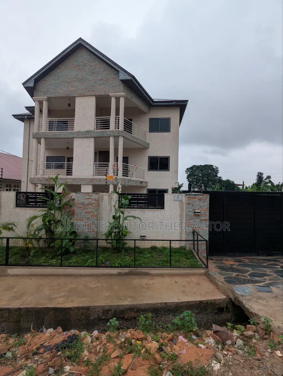 2bdrm Apartment in Pokuase for rent