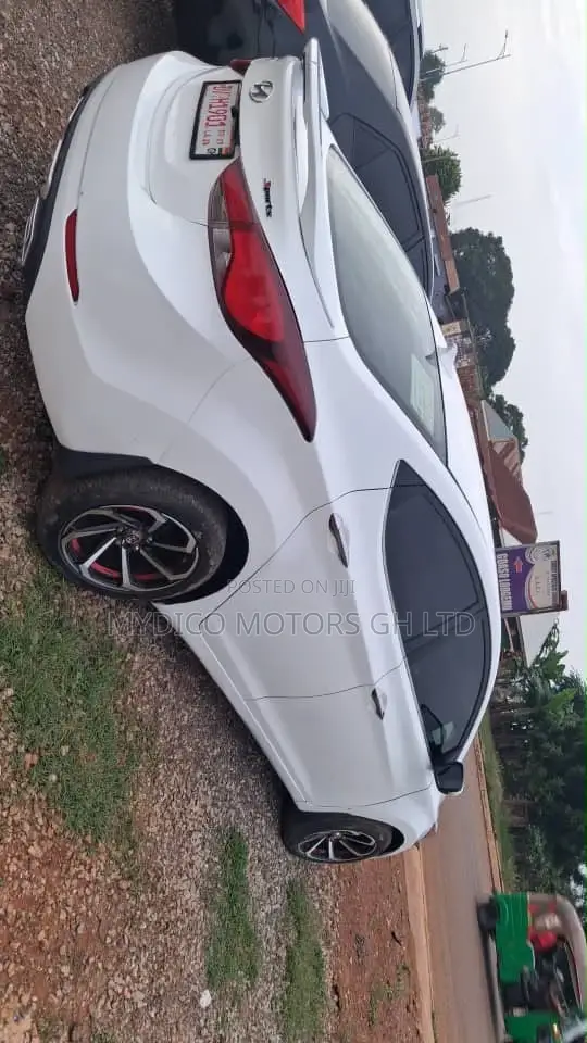 Hyundai Elantra SE 4dr Sedan (1.8L 4cyl 6A) 2014 White