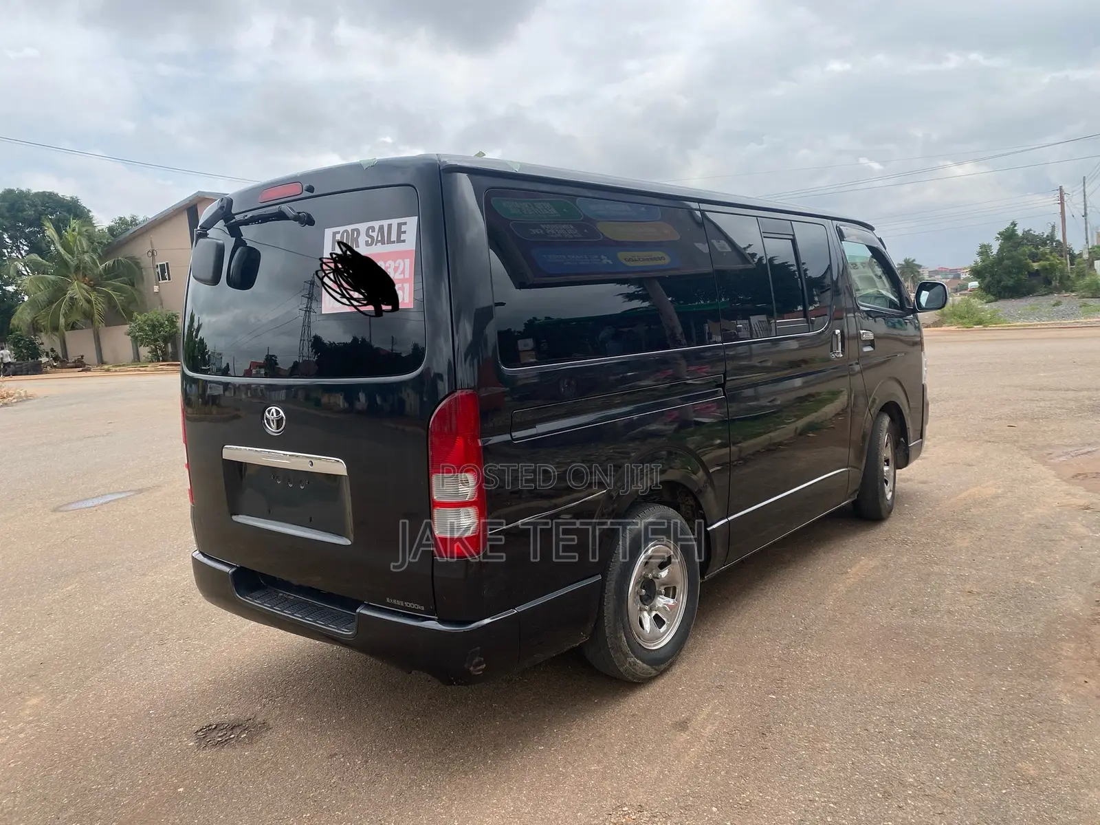 Toyota HiAce 2013 Black