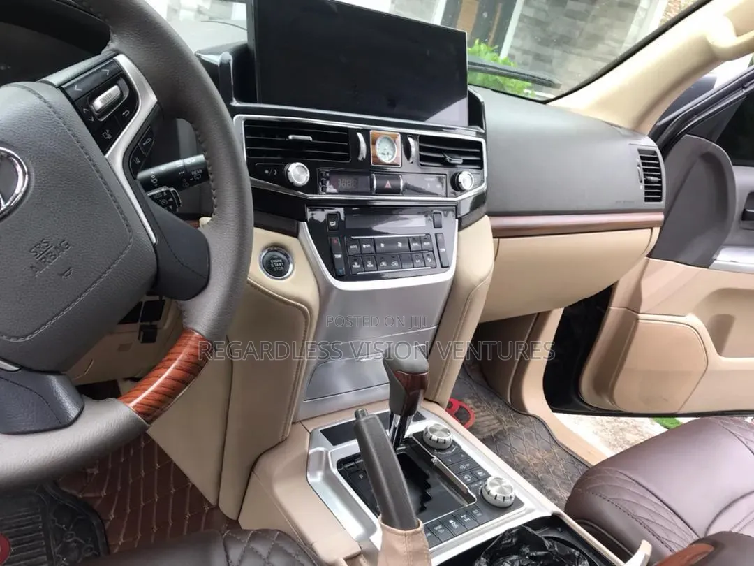 Toyota Land Cruiser 2016 Black