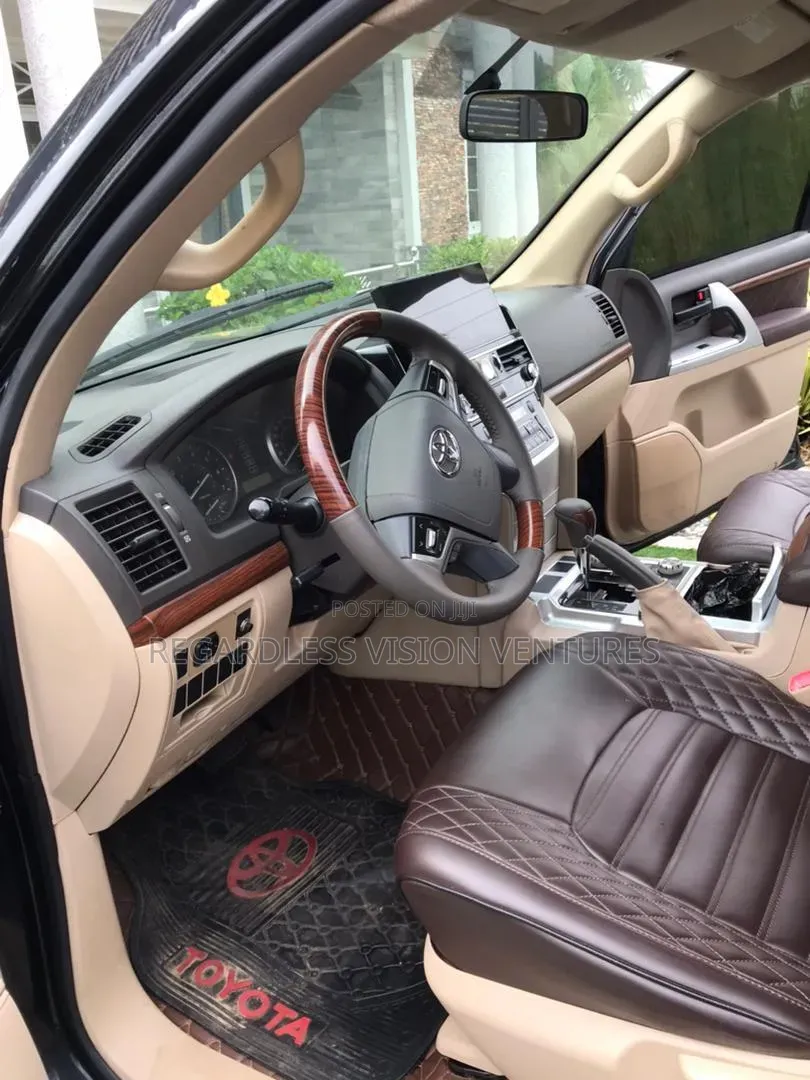 Toyota Land Cruiser 2016 Black
