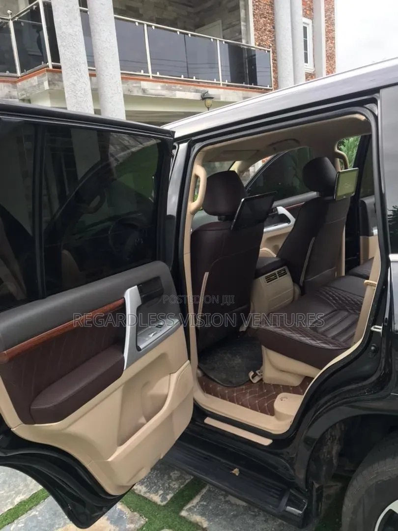 Toyota Land Cruiser 2016 Black