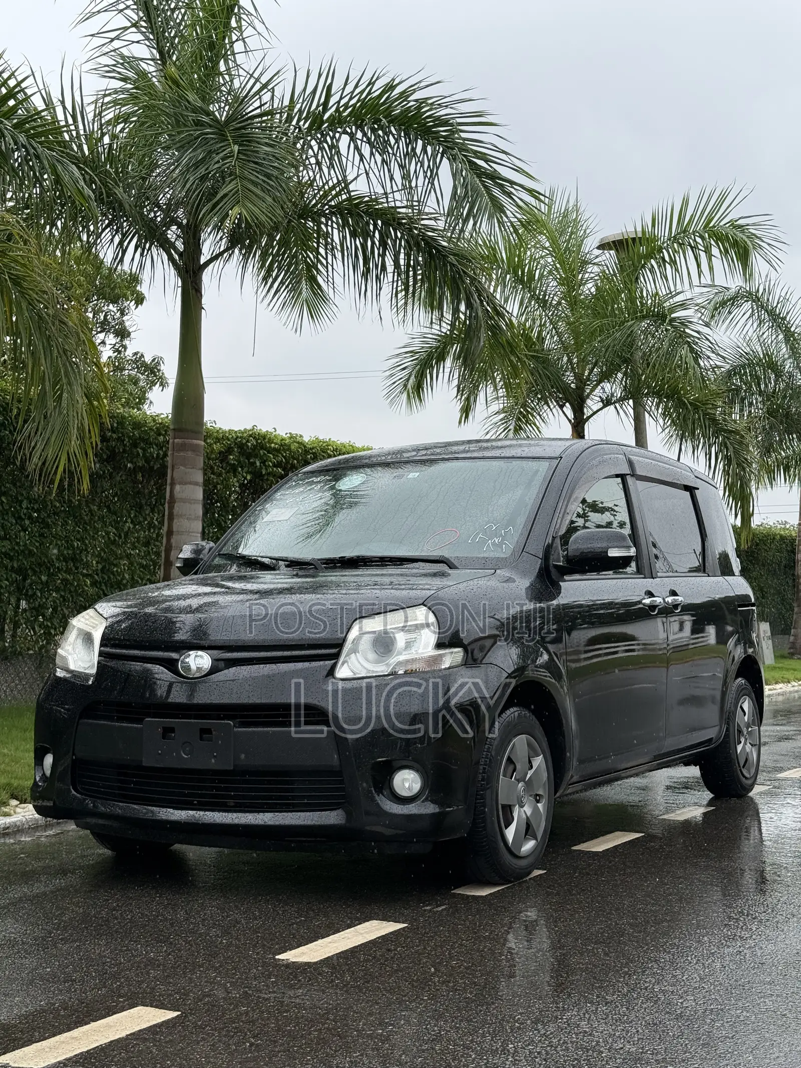 Toyota Sienta 1.5 FWD 2014 Black