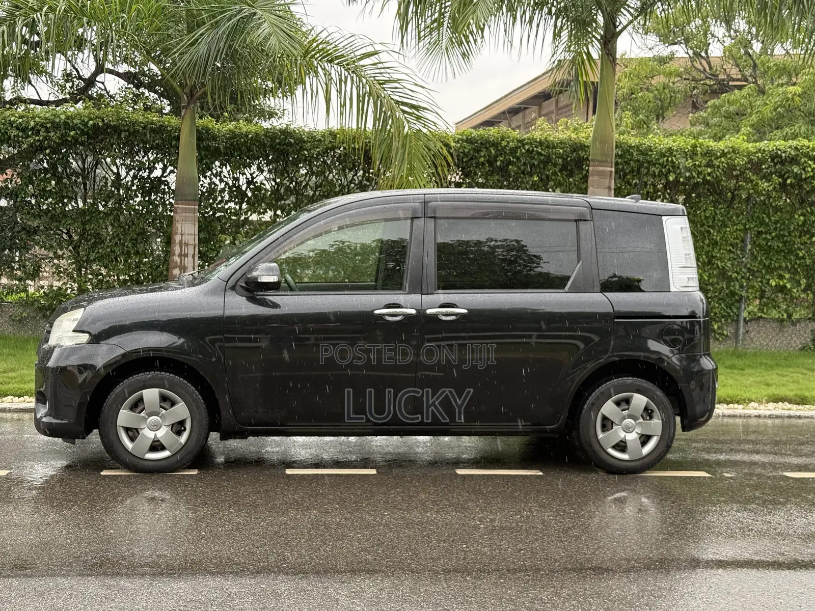 Toyota Sienta 1.5 FWD 2014 Black