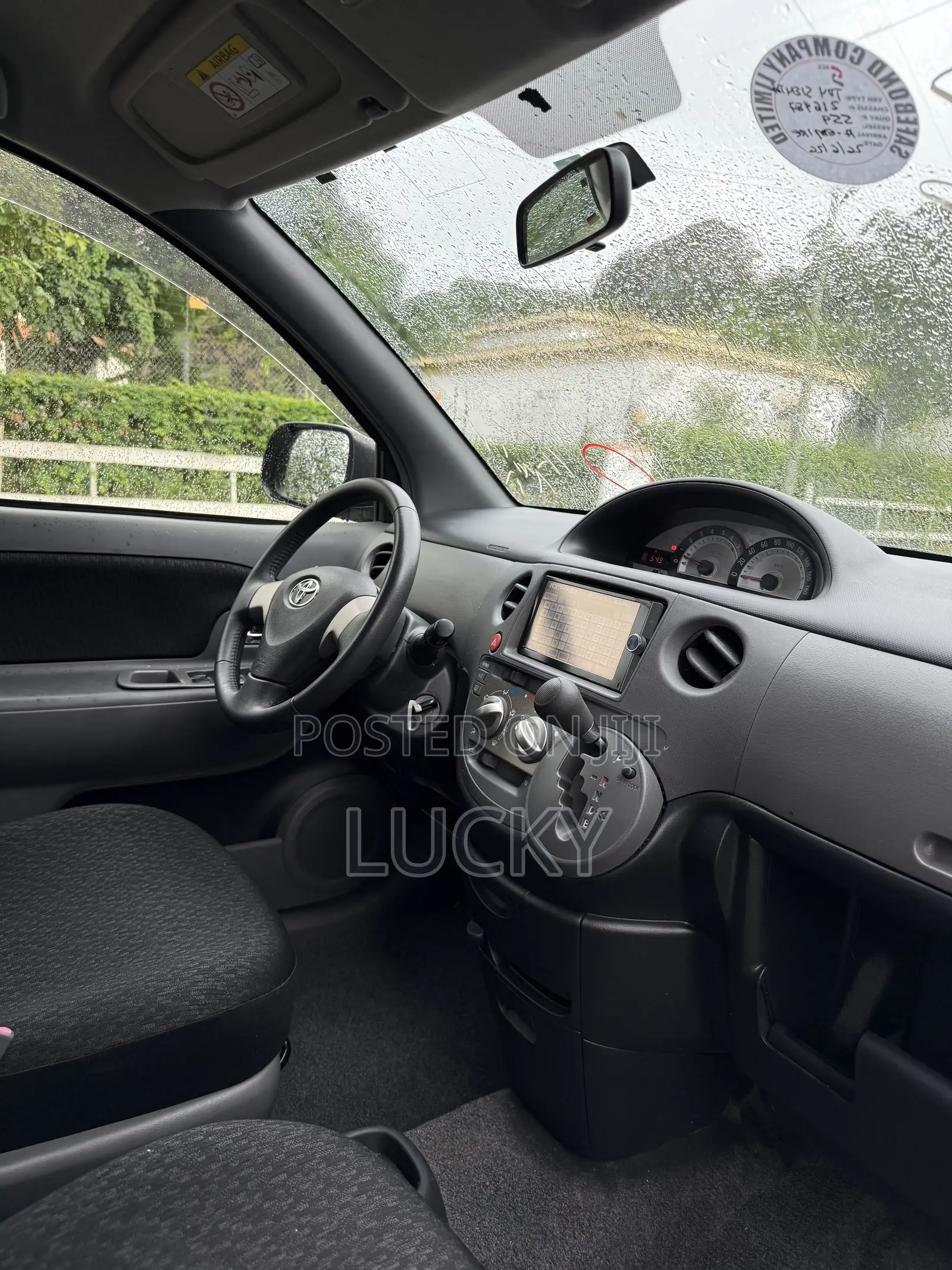 Toyota Sienta 1.5 FWD 2014 Black