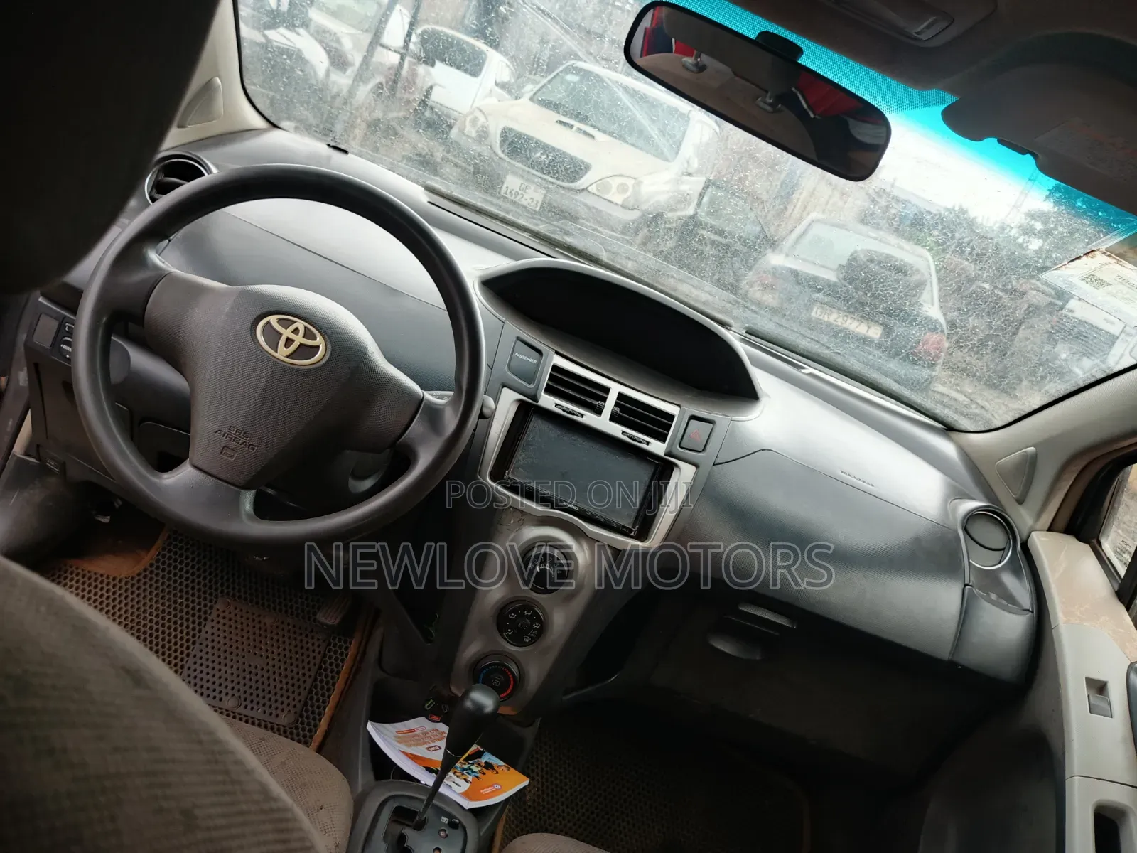Toyota Vitz 2010 Gray