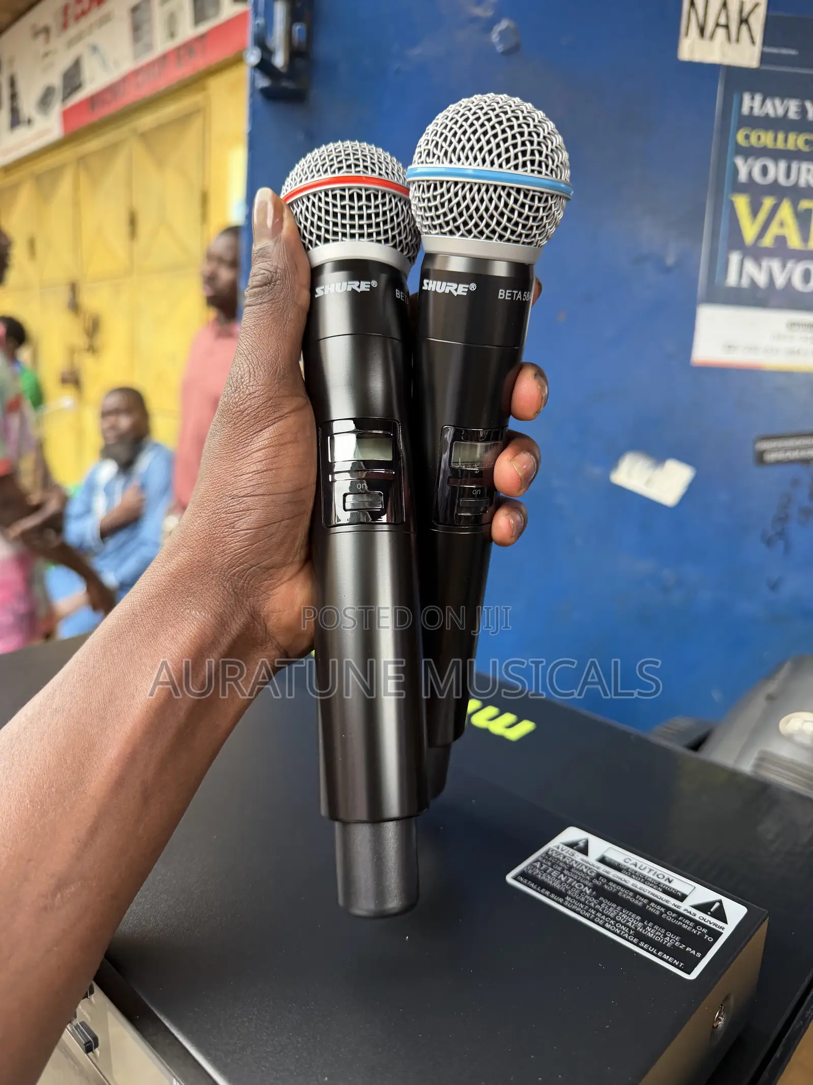 Shure TS3300(4 in 1)multi-Transmitte Wireless Microphone System.